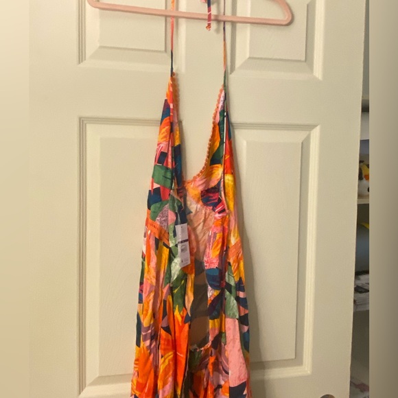 Sofia Vergara Plus Size Plunge Halter Neck Maxi Dress in Jungle Floral Print - Picture 8 of 10